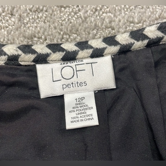 Ann Taylor Loft Houndstooth Wool Pencil Skirt - Picture 3 of 8